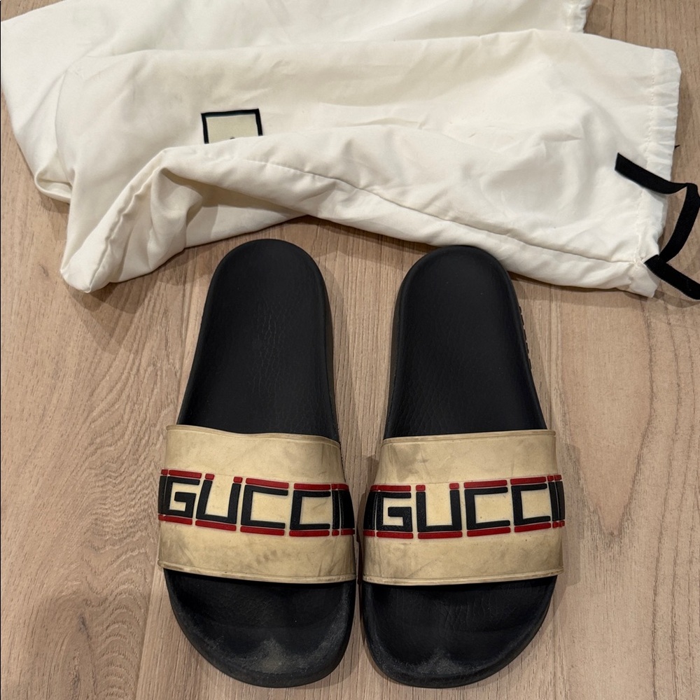 Gucci Men's Black and Tan Slides